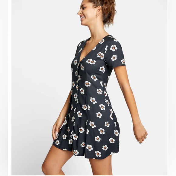 RVCA Understated Mini Dress 🌼 - Picture 4 of 8